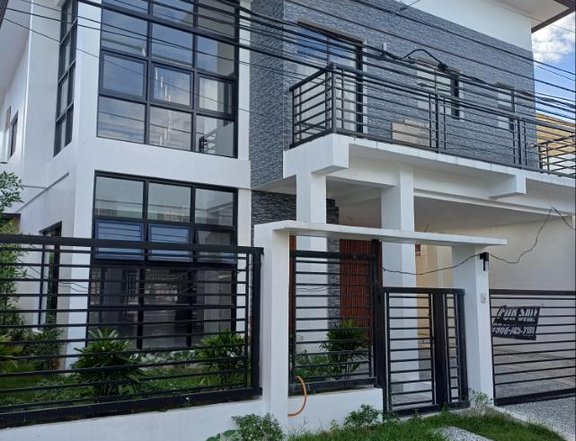 210sqm House and Lot in BFRV - Las Pinas near SLEX, Cavitex, Alabang Zapote rd.