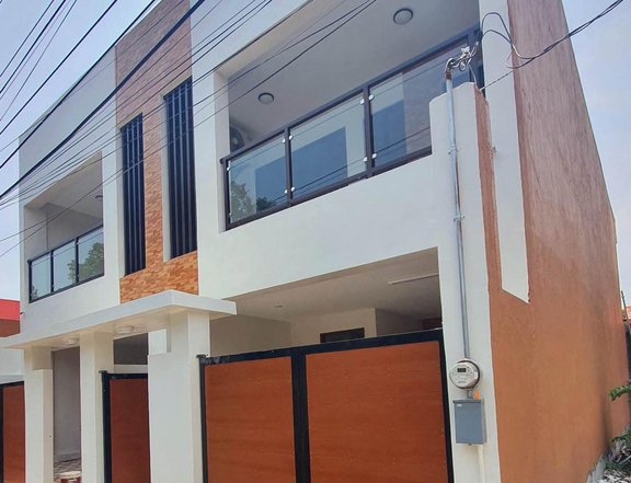 3-bedroom Duplex House For Sale in Bacoor Cavite, Near Cavitex