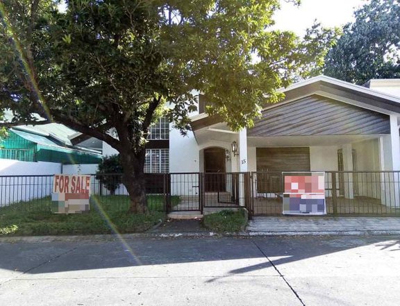 Pre-Owned 4-bedroom Single Detached House For Sale in Paranaque