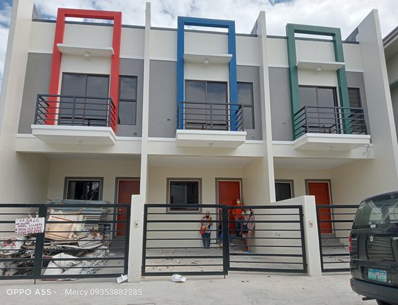 3 Bedrooms Triplex House and Lot For Sale Talon Singko Las Pinas