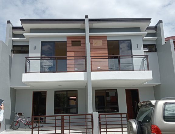 3 Bedrooms Preselling  Duplex House and LOt For Sale in Las Pinas