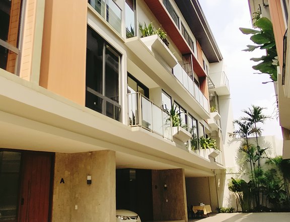 FOR SALE 4 BR TOWNHOUSE with 3 CAR GARAGE IN PACO MANILA