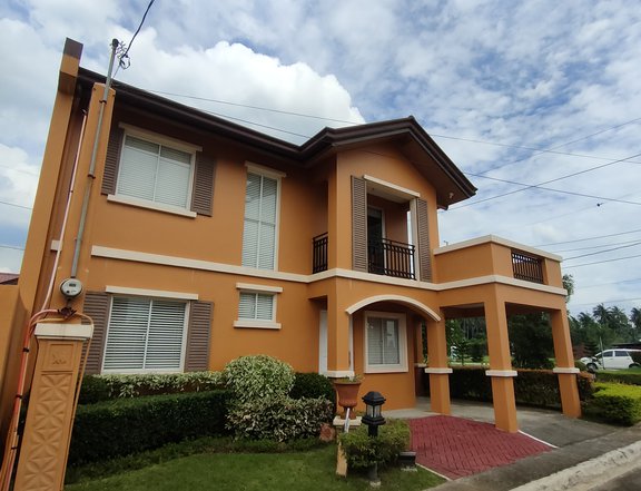 5-bedroom Single Detached House For Sale in Santo Tomas Batangas
