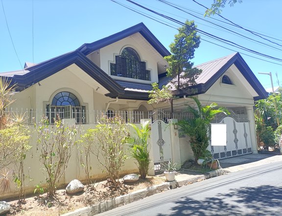 Fully Furnished House for Rent in Merville Park Subdivision Paranaque City