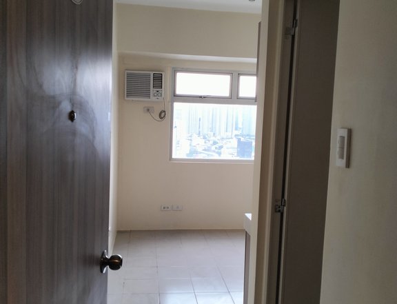 Condo for Rent @ Urban Deca Tower Edsa