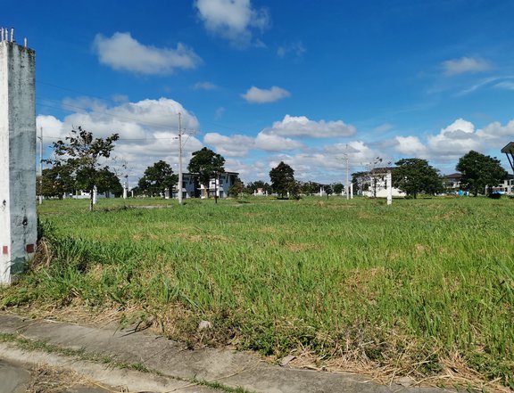 LOT FOR SALE 554 SQM in Sta. Rosa Laguna - 20% DISCOUNT