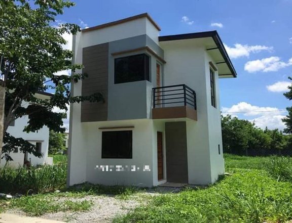 HOUSE AND LOT 5mins from NUVALI