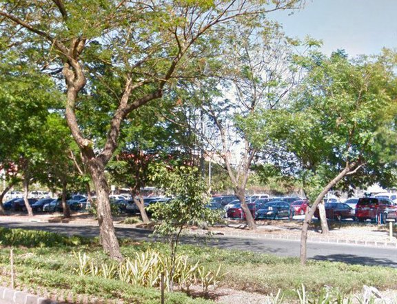 1254 SQM  COMMERCIAL LOT  IN ALABANG MUNTINLUPA NEAR AIRPORT MANILA
