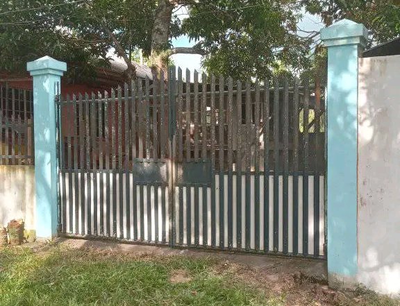 180 m Lot with concrete fence