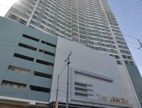 Pre-Owned 42.00 sqm 2-bedroom Residential Condo For Sale in Makati