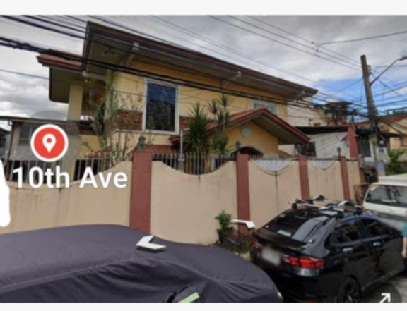 House and Lot with 5 Drs Apartments For Sale