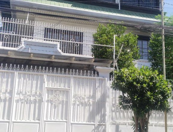Semi-furnished 4 BR 5 CR House and Lot for sale