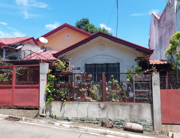 Pre owned 3 bed rooms single detached House & Lot located in Gran Europa Lumbia CDO