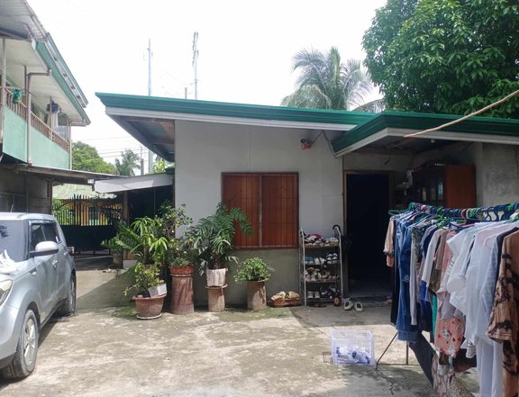 2 BUNGALOW HOUSE WITH 2STOREY TINDAHAN FOR SALE