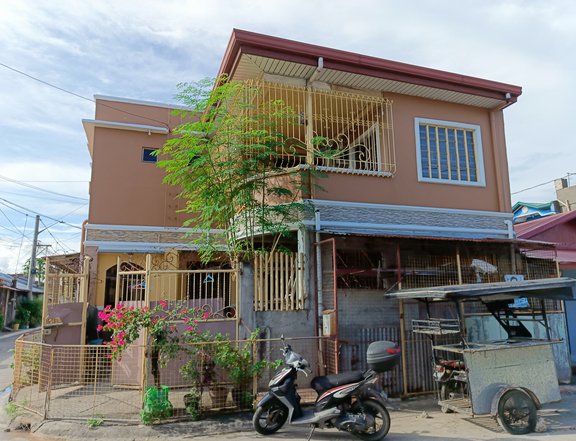 3 bedroom house for sale in General Trias Cavite corner lot at mainroad of the subdivision