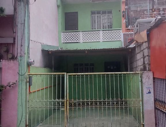 Pre-Owned 2-bedroom Townhouse For Sale in admiral Las Pinas