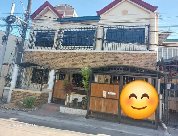 Pre-Owned 150.00 sqm 4-bedroom Apartment For Sale in Las Pinas