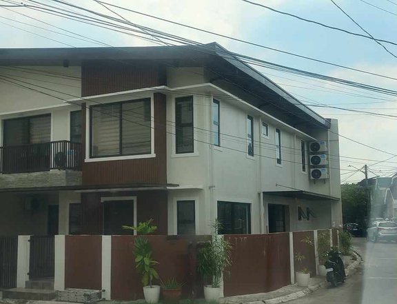 Corner House for rent