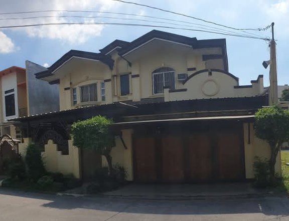 Pre-Owned 5-bedroom Single Detached House For Sale in bf homes Paranaque