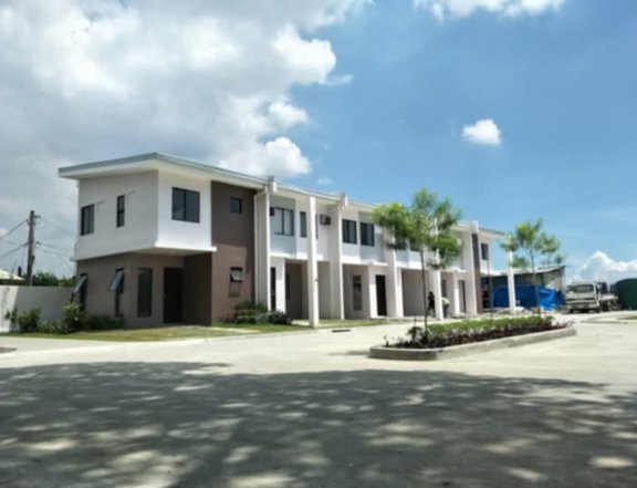 House and lot  or condo