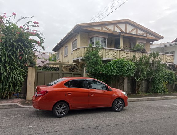 Pre-owned house and lot in Kamias QC.