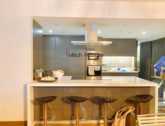 Spacious & Newly Renovated 2-bedroom Residential Condo For Sale at Torre De Salcedo, Makati