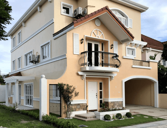 Luxury House and Lot in Versailles Alabang