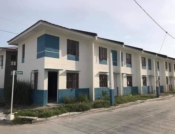 Townhouse For Sale in Imus Cavite