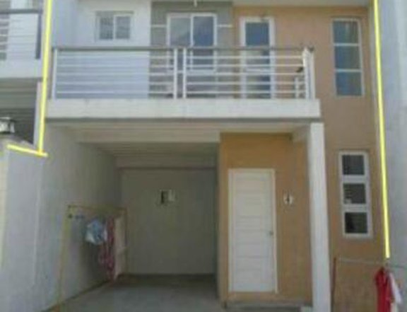 Foreclosed 2-bedroom Townhouse For Sale in Taal Batangas