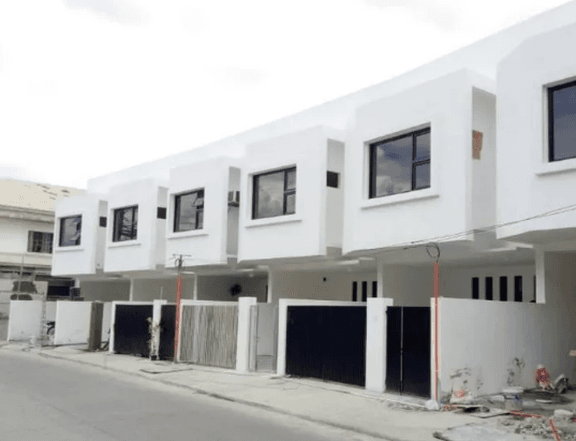 4-bedroom Townhouse For Sale in Taytay Rizal