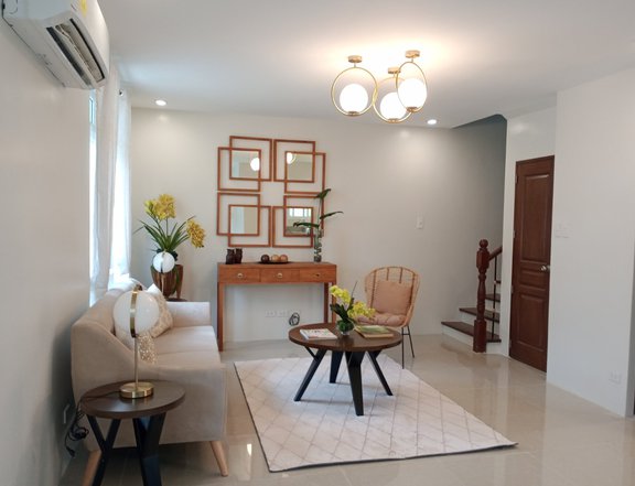 3 bedroom House & Lot for Sale w/ Country Club amenities near Tagaytay