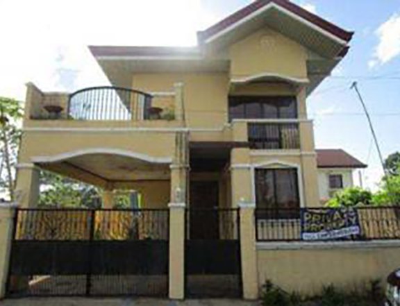 Foreclosed 3-bedroom House at Woodridge The Lakeshore, Pampanga