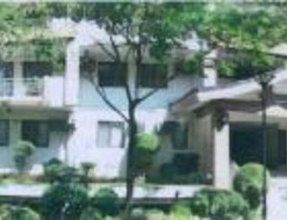 Foreclosed 57.50 sqm 2-bedroom Residential Condo For Sale in Rosewood Pointe, Acacia Estates, Taguig