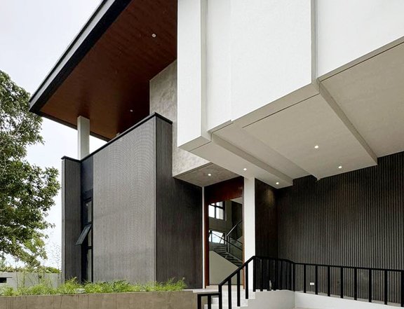 6 Bedroom House at Manila Southwoods Residential Estate, Carmona, Cavite