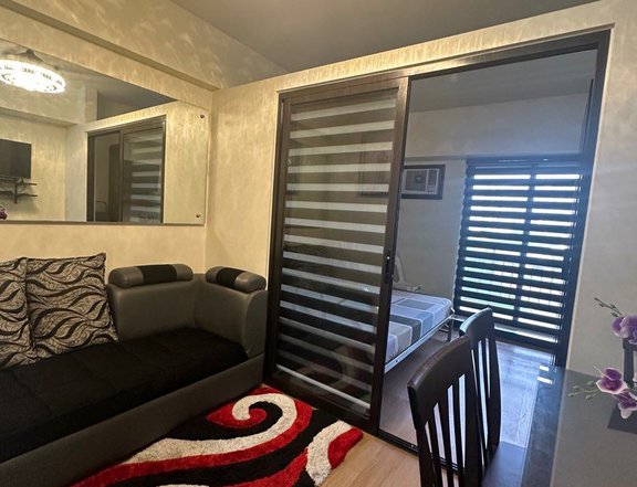 For Rent Fully Furnished 1br Condo with Parking in Calathea Paranaque DMCI