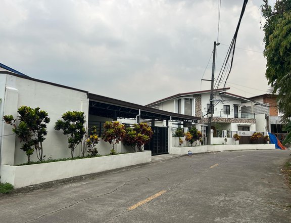 Pre-Owned 4-bedroom Single Detached House For Sale in BF Homes, Paranaque