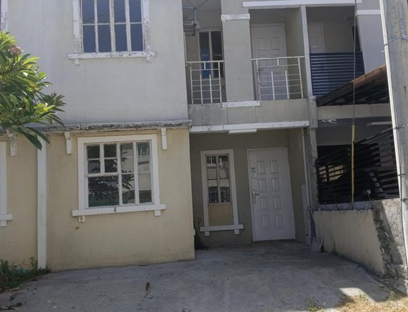 Pre-own townhouse for sale in Lancaster new city in General trias Cavite