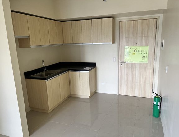 Pre-Owned 55.90 sqm 2-bedroom Residential Condo For Sale in BGC Taguig