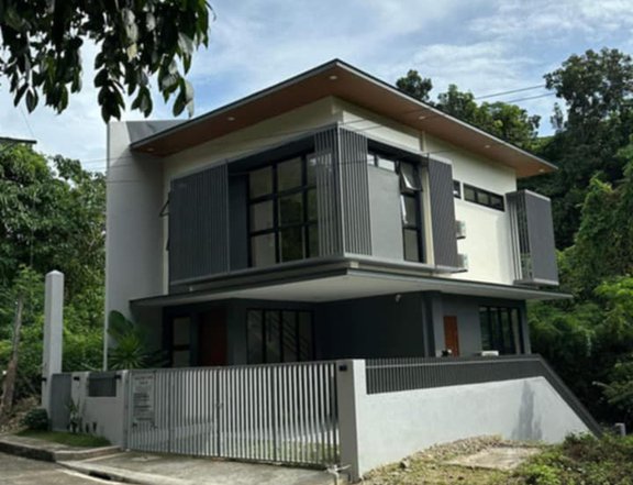 A Spacious 3-bedroom Single Detached House For Sale in Consolacion Cebu