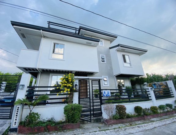 5-bedroom Single Detached House For Sale in Silang Cavite