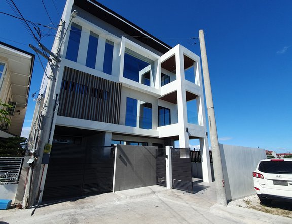 Princeton Heights: RFO Semi-Furnished 5-bedroom Single Detached House For Sale in Bacoor Cavite