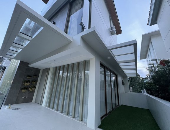 Exclusive House and Lot for Sale in Prestigious McKinley Hill Village, BGC