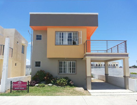 Danna 3-bedroom Single Attached House For Sale in Imus Cavite