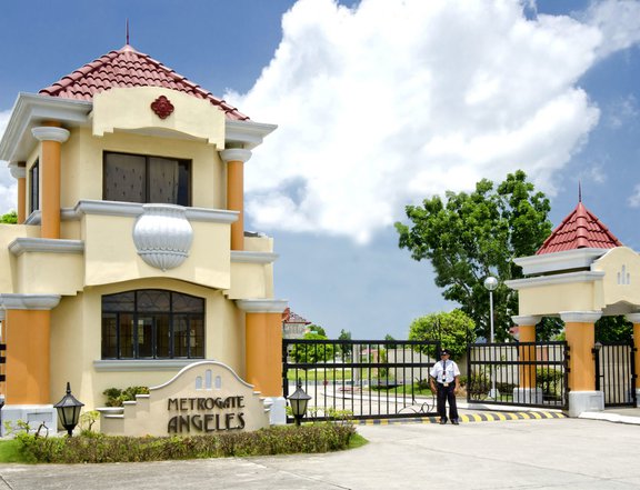 CORNER LOT IN A SECURED AND PRIME SUBDIVISION IN PAMPANGA NEAR CLARK