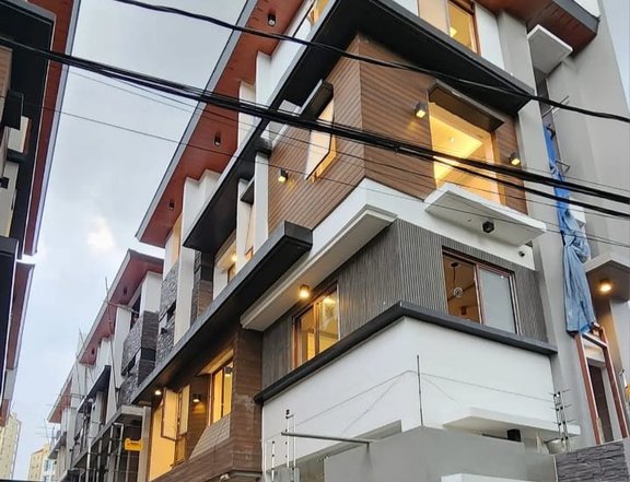 Ready For Occupancy 5-bedroom Townhouse For Sale in SMALL HORSESHOE Quezon City