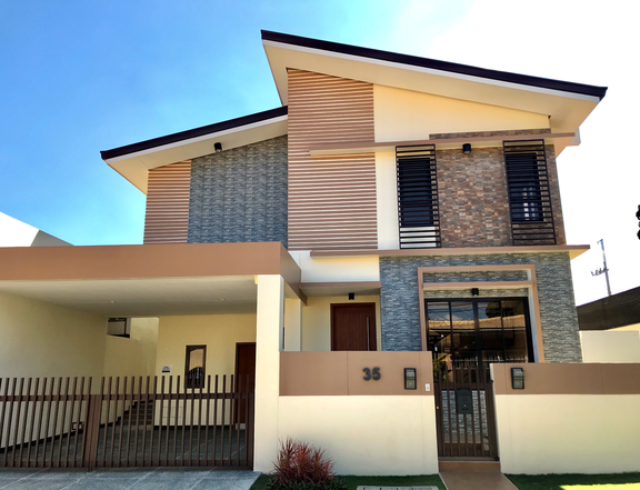 4BR Single Detached House For Sale in BF Homes Las Pinas International