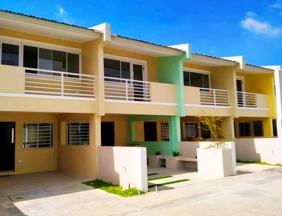 2 storey complete finish 3 bedrooms townhouse