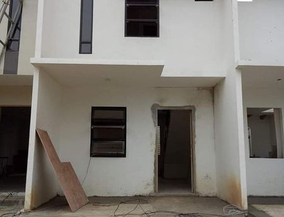 Pre-selling 2-bedroom Townhouse For Sale in Cebu City Cebu