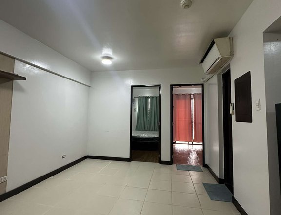 Resale: 2Bedroom Unit with Covered Parking ARISTA Place near ASEANA, NAIA Terminals, MOA, Okada
