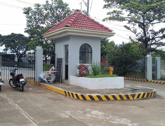 Lot For Sale in Parkhills Exec. Village Antipolo